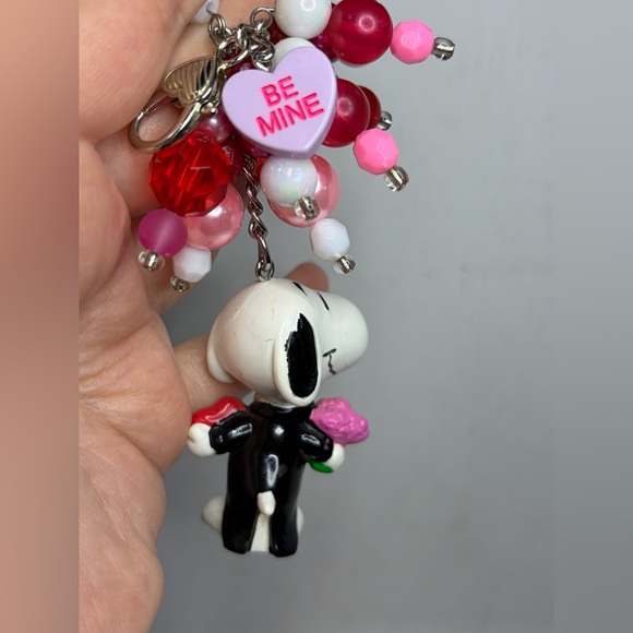 Valentine’s Day Snoopy Peanuts Beaded Keychain/Bag Charm - Picture 8 of 9